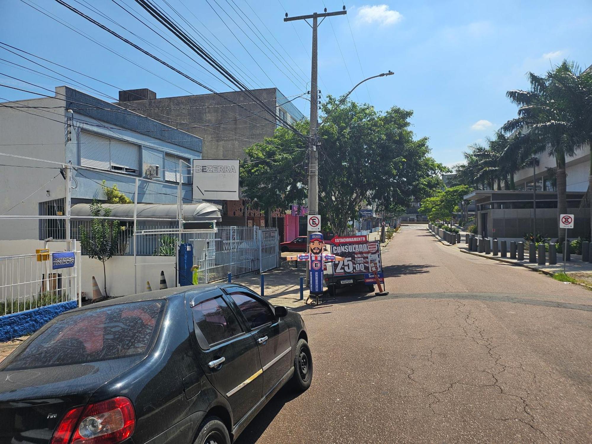 Consulado Americano Apartamento 50 Metros Da Entrada Para Visto Consulado Eua Porto Alegre Com Garagem Ngoại thất bức ảnh